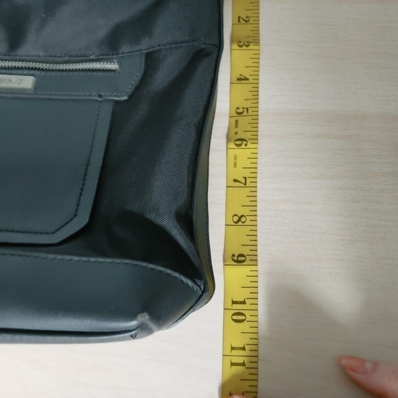 ROOTS black nylon crossbody bag - Picture 7 of 10